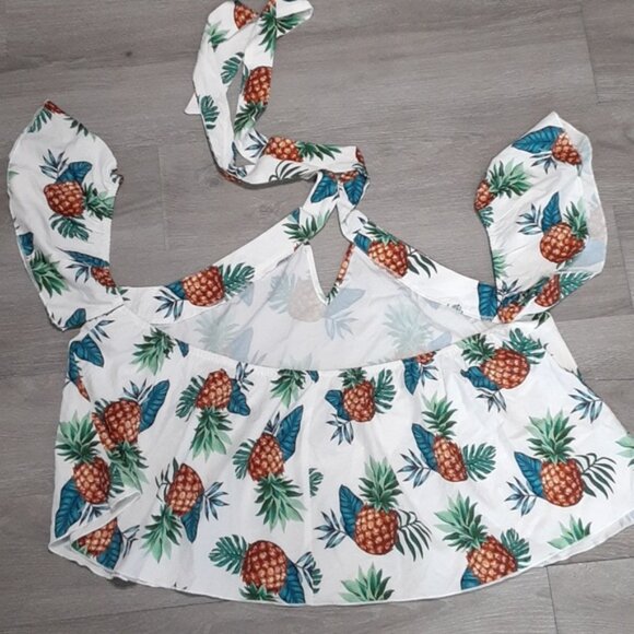 Shein Curve Cold Shoulder Top - Picture 3 of 8